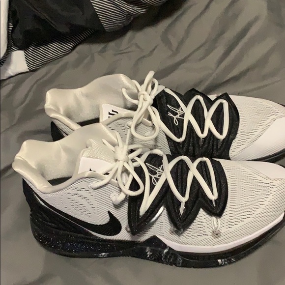 Nike Other - Kyrie 5’s basketball shoes